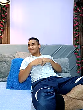 studentdeivy  online show from January 13, 10:53 am