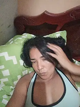 Snapshot of Crystal-01 chatting on July 5, 3:23 am Crystal-01 online show from July 5, 3:23 am
