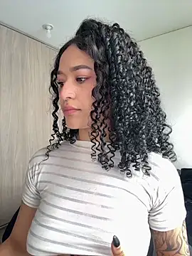 crystal dlun online show from February 18, 3:08 pm