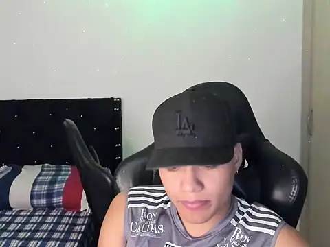 Snapshot of jacksmit_ chatting on January 8, 1:41 am jacksmit online show from January 8, 1:41 am