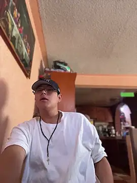 Snapshot of soyrodryp chatting on February 15, 3:31 pm soyrodryp online show from February 15, 3:31 pm