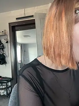 Snapshot of xCandyDollx chatting on February 28, 6:25 am xCandyDollx online show from February 28, 6:25 am