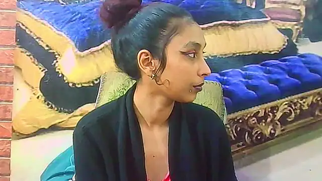 Snapshot of IndianSexyButt chatting on June 29, 10:59 am IndianSexyButt online show from June 29, 10:59 am