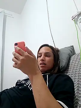 ofjuliaa online show from February 16, 5:47 am