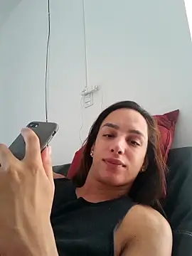 Snapshot of ofjuliaa chatting on April 17, 1:14 pm ofjuliaa online show from April 17, 1:14 pm