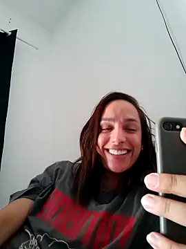 Snapshot of ofjuliaa chatting on May 3, 7:31 pm ofjuliaa online show from May 3, 7:31 pm