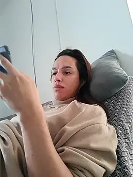 Snapshot of ofjuliaa chatting on May 25, 2:34 pm ofjuliaa online show from May 25, 2:34 pm