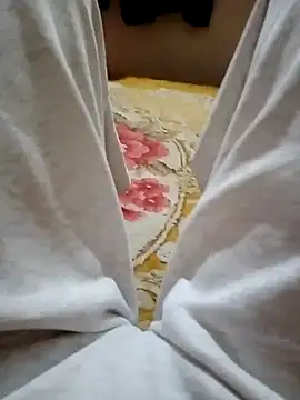 Snapshot of -Bunny-y chatting on January 6, 1:37 pm -Bunny-y online show from January 6, 1:37 pm