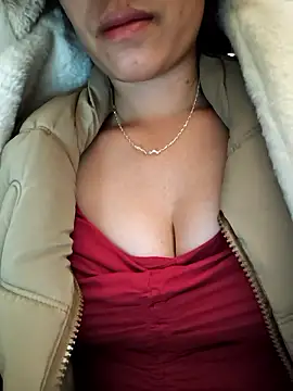 -Lynn- online show from January 12, 1:33 am