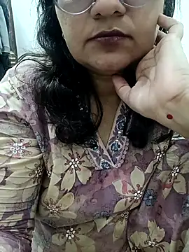 piryasharma005 online show from January 13, 9:36 am