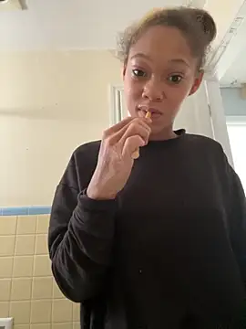 Tamiii420 online show from March 9, 2:54 pm