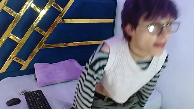 Snapshot of Angel_adrien chatting on January 8, 12:40 pm Angel adrien online show from January 8, 12:40 pm