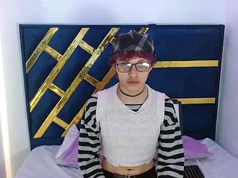 Snapshot of Angel_adrien chatting on January 9, 12:52 pm Angel adrien online show from January 9, 12:52 pm