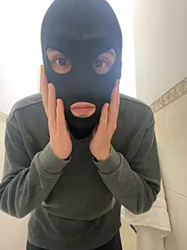 Snapshot of petiteyanel chatting on March 4, 12:38 am petiteyanel online show from March 4, 12:38 am