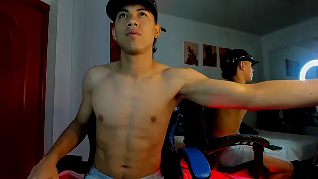 Snapshot of Liamsubtle01 chatting on February 10, 11:25 am Liamsubtle01 online show from February 10, 11:25 am