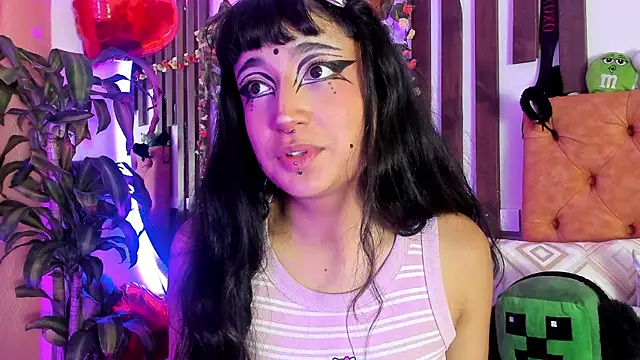 Snapshot of MeowMota_ chatting on March 6, 6:59 pm MeowMota online show from March 6, 6:59 pm