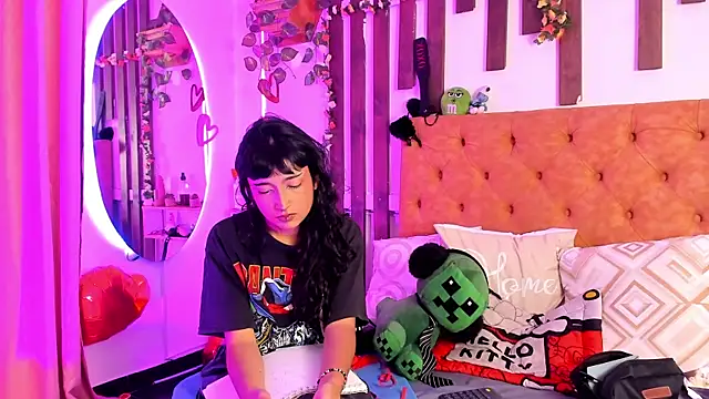 Snapshot of MeowMota_ chatting on March 14, 7:08 pm MeowMota online show from March 14, 7:08 pm