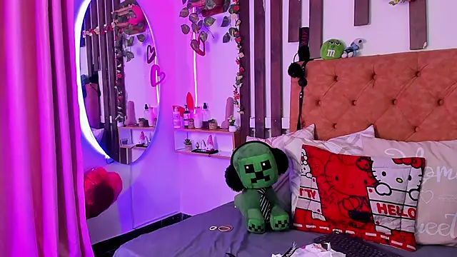 Snapshot of MeowMota_ chatting on March 21, 6:11 pm MeowMota online show from March 21, 6:11 pm