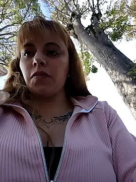 ISABELLA-01  online show from April 25, 9:12 pm