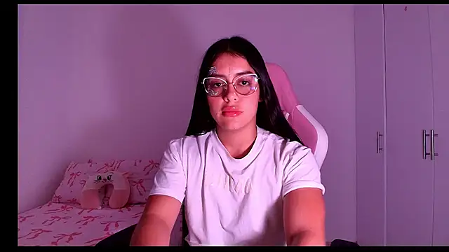 saritagomezz online show from January 13, 8:36 pm