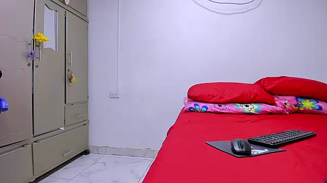 vennuss19 online show from April 11, 7:07 pm