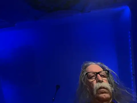 Snapshot of LickYourYoni chatting on February 21, 2:29 pm LickYourYoni online show from February 21, 2:29 pm