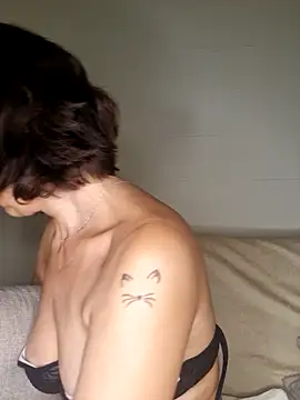 Snapshot of larizinha2026 chatting on February 3, 3:26 am larizinha2026 online show from February 3, 3:26 am