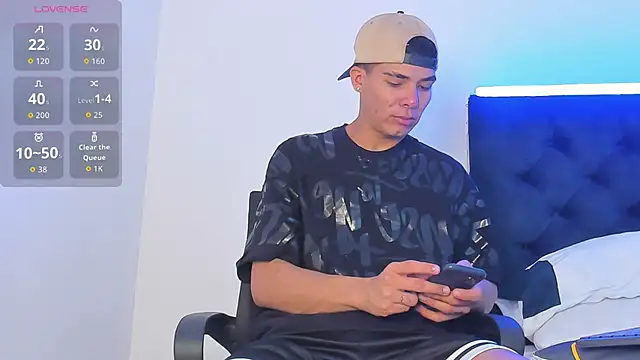 Marcus Moreno online show from January 8, 1:19 am