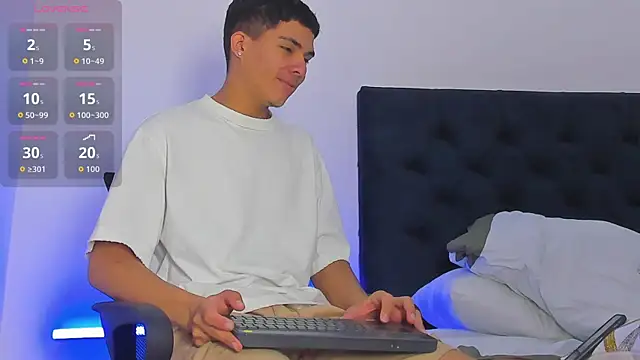 Marcus Moreno online show from January 12, 11:43 pm