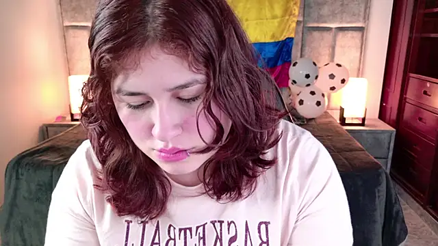 Snapshot of azul_veraa chatting on June 25, 12:31 pm azul veraa online show from June 25, 12:31 pm