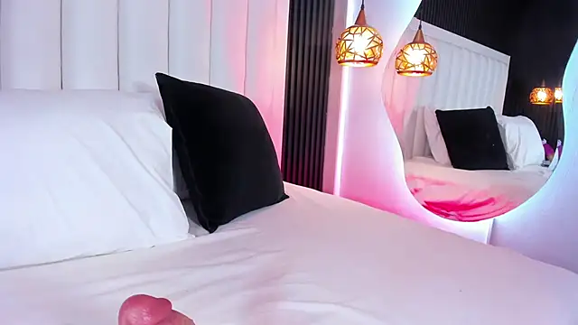 Snapshot of FireDollx chatting on March 3, 4:29 am FireDollx online show from March 3, 4:29 am