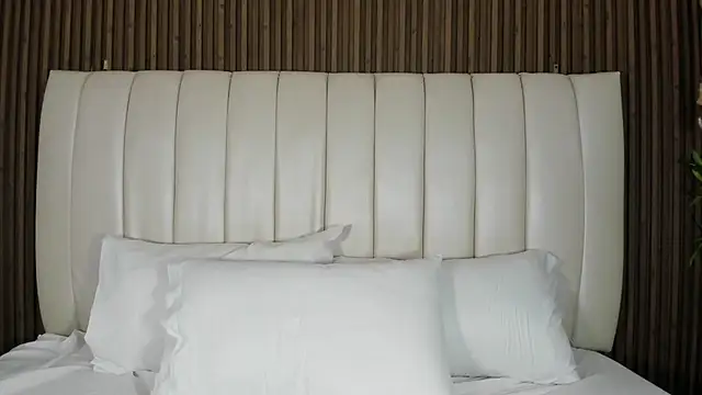 KatheOlson online show from February 16, 7:54 pm