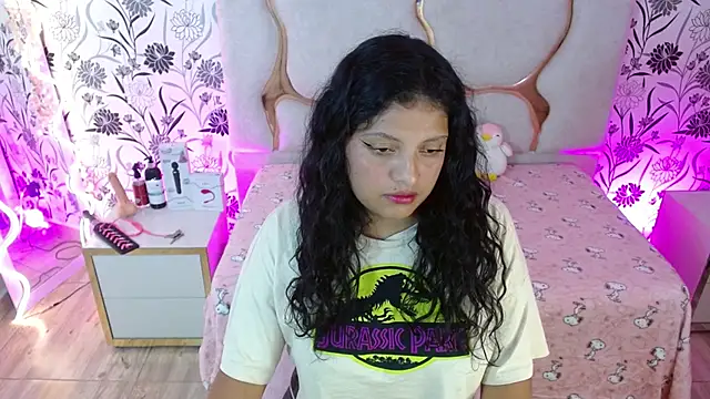 TATTI TAY online show from February 17, 7:09 pm