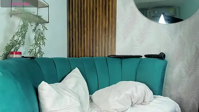 Nicki Ripperton online show from March 15, 3:12 am