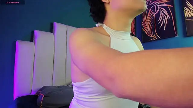 Nicki Ripperton online show from April 2, 3:37 am