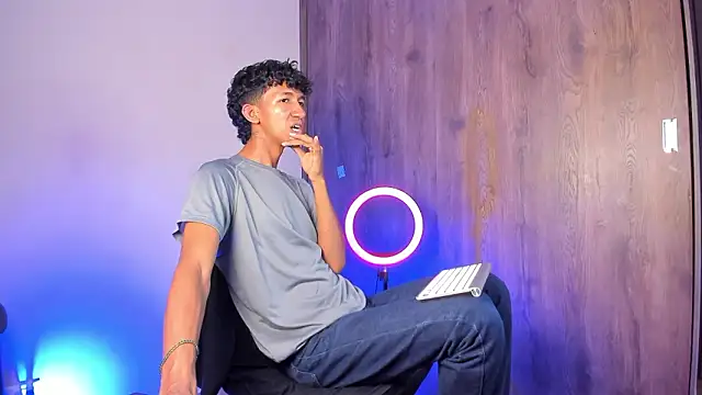 neitan miller  online show from February 26, 6:23 am