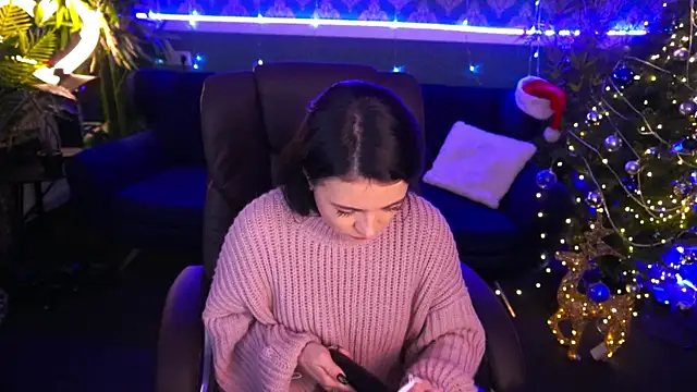 Dafni Monn online show from January 6, 6:25 am