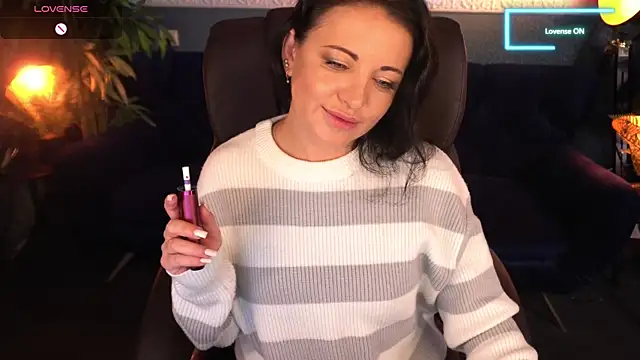 Dafni Monn online show from October 19, 5:30 am