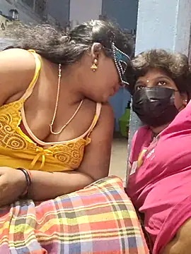 Snapshot of divyasree1431 chatting on February 22, 4:49 pm divyasree1431 online show from February 22, 4:49 pm