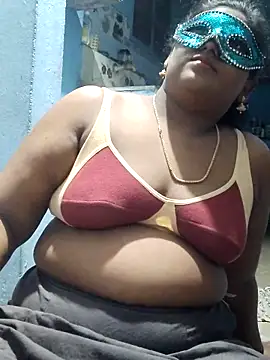 Snapshot of divyasree1431 chatting on February 24, 5:22 pm divyasree1431 online show from February 24, 5:22 pm