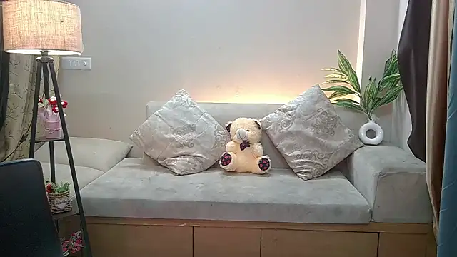 Snapshot of CutieVibe01 chatting on March 14, 9:48 am CutieVibe01 online show from March 14, 9:48 am