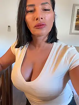 Maya-www online show from April 19, 3:00 pm