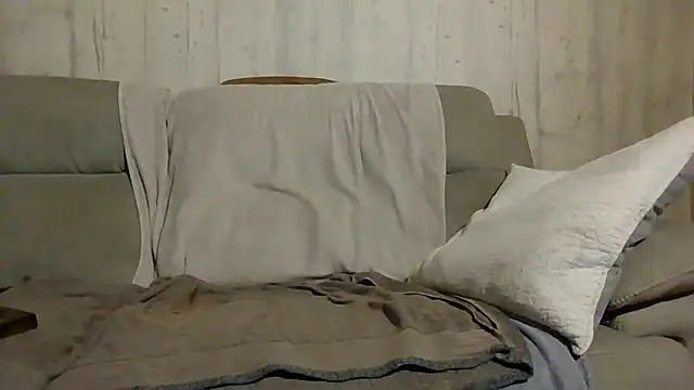 Helinetrav online show from March 22, 7:28 pm