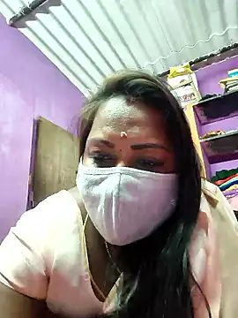 Snapshot of Tamil_Hot_Priya chatting on February 17, 6:10 am Tamil Hot Priya online show from February 17, 6:10 am