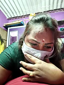 Snapshot of Tamil_Hot_Priya chatting on February 20, 6:59 am Tamil Hot Priya online show from February 20, 6:59 am