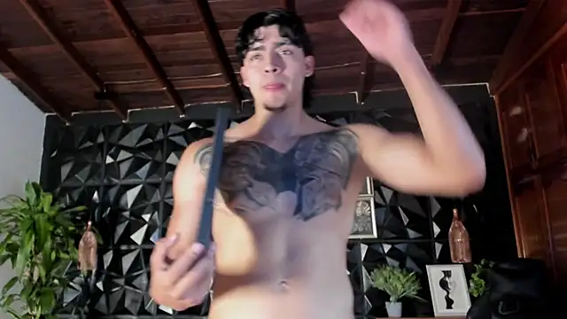 Snapshot of elliot_colton chatting on June 5, 9:20 pm elliot colton online show from June 5, 9:20 pm