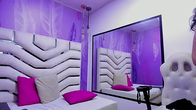 Snapshot of KristalVelvet chatting on January 15, 4:06 am KristalVelvet online show from January 15, 4:06 am