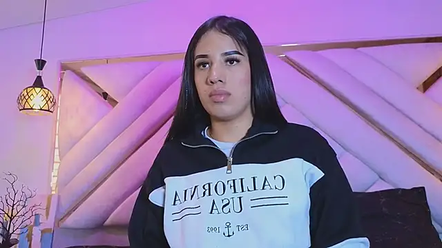 zoevg online show from March 20, 12:43 pm