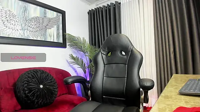 VictoriaPaker online show from March 16, 11:25 am