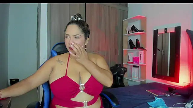 Snapshot of _lissa_02 chatting on July 16, 2:17 am lissa 02 online show from July 16, 2:17 am
